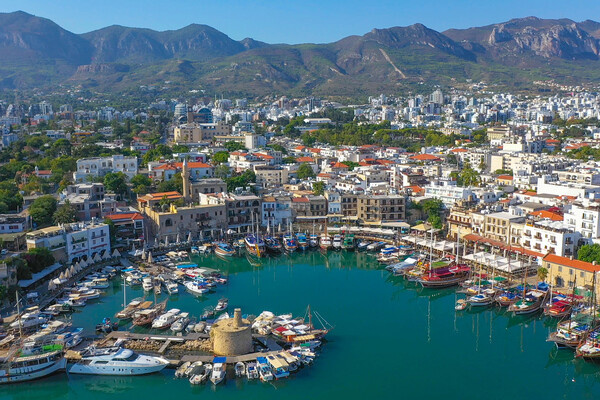 Вид на город Кирения (или Гирне) / bodrumsurf/Shutterstock/FOTODOM   📷