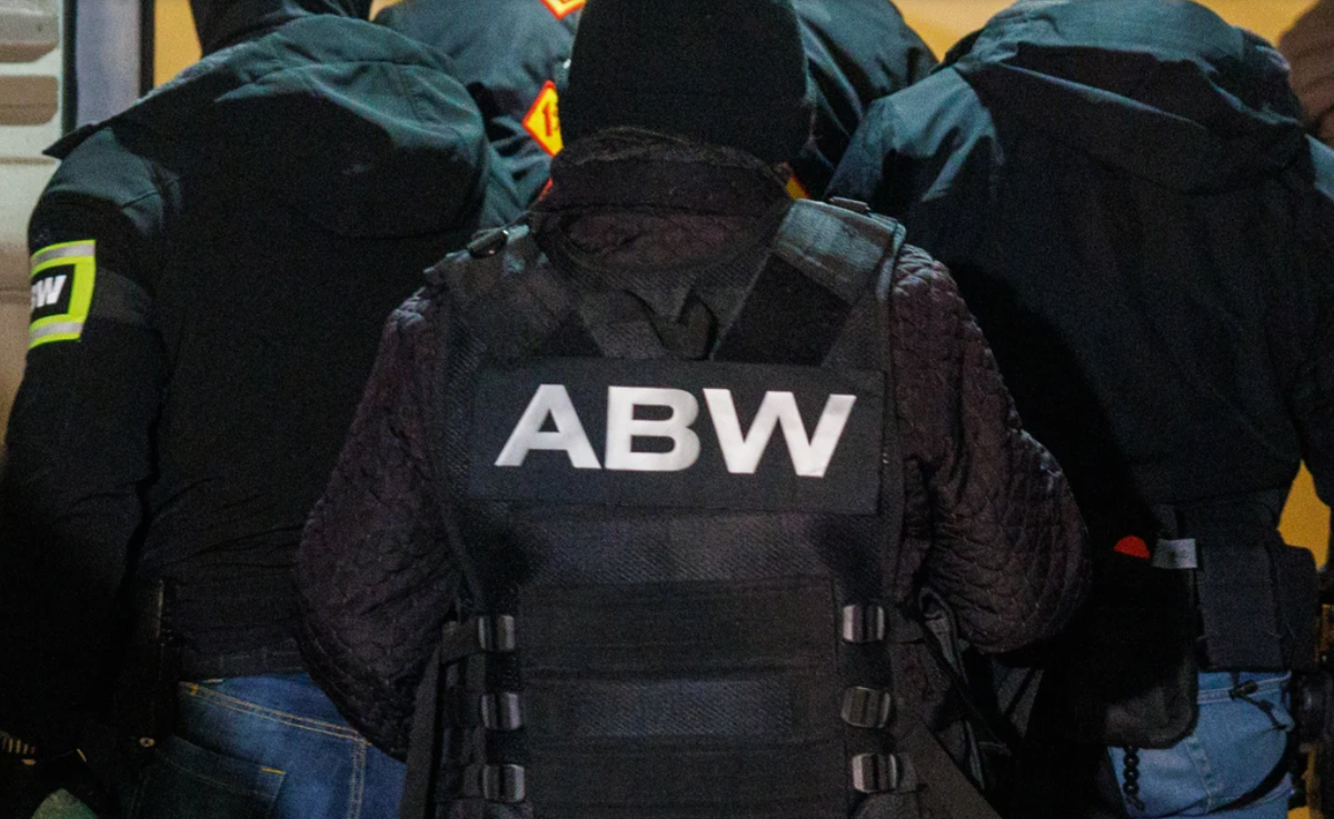    В Польше задержаны четверо белорусов и два поляка: им вменяется нарушение санкций и перевозка в РФ оборудования для дронов