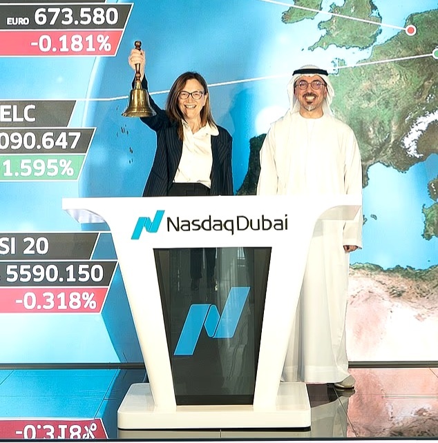Рут с Хамедом Али, исполнительным директором Дубайского финансового рынка.