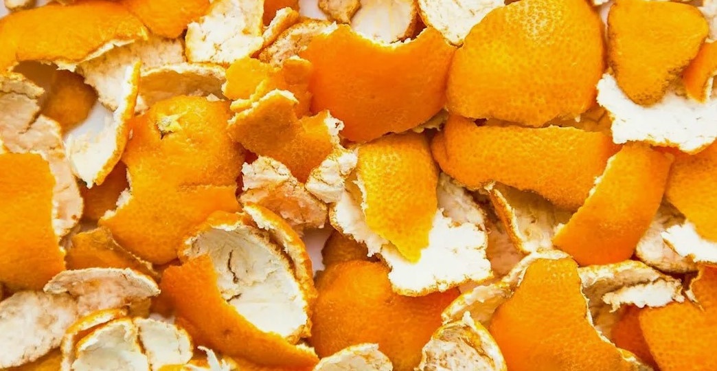 Честно скажу: раньше я апельсиновые корки просто выбрасывала. Пока однажды не пожалела об этом.