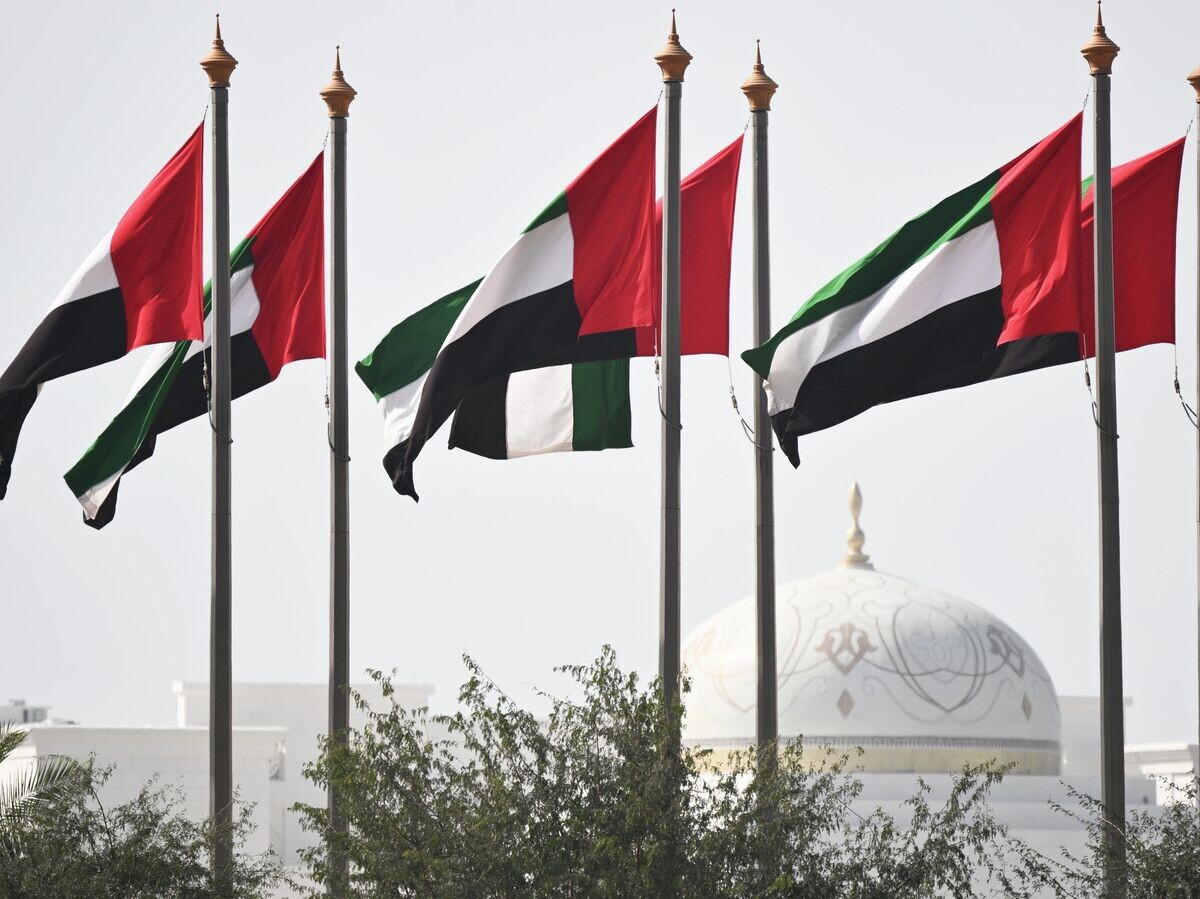    Флаги ОАЭ у дворца Каср аль-Ватан в Абу-Даби | © РИА Новости / Кирилл Зыков