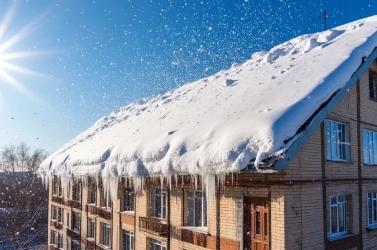    В Тюмени выписали штрафы на 1,07 млн за плохую уборку снега с крыш
