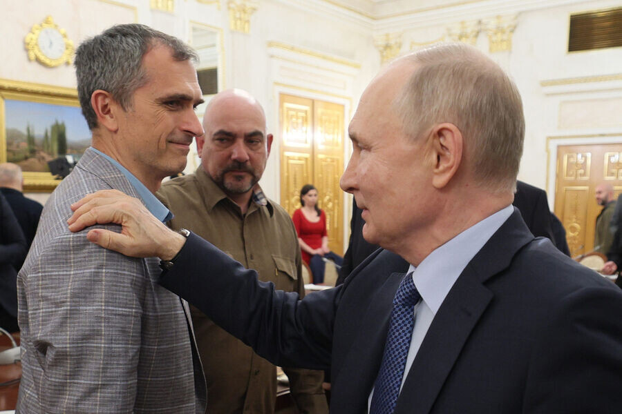 Юрий Подоляка на встрече военблогеров с Владимиром Путиным / gazeta.ru