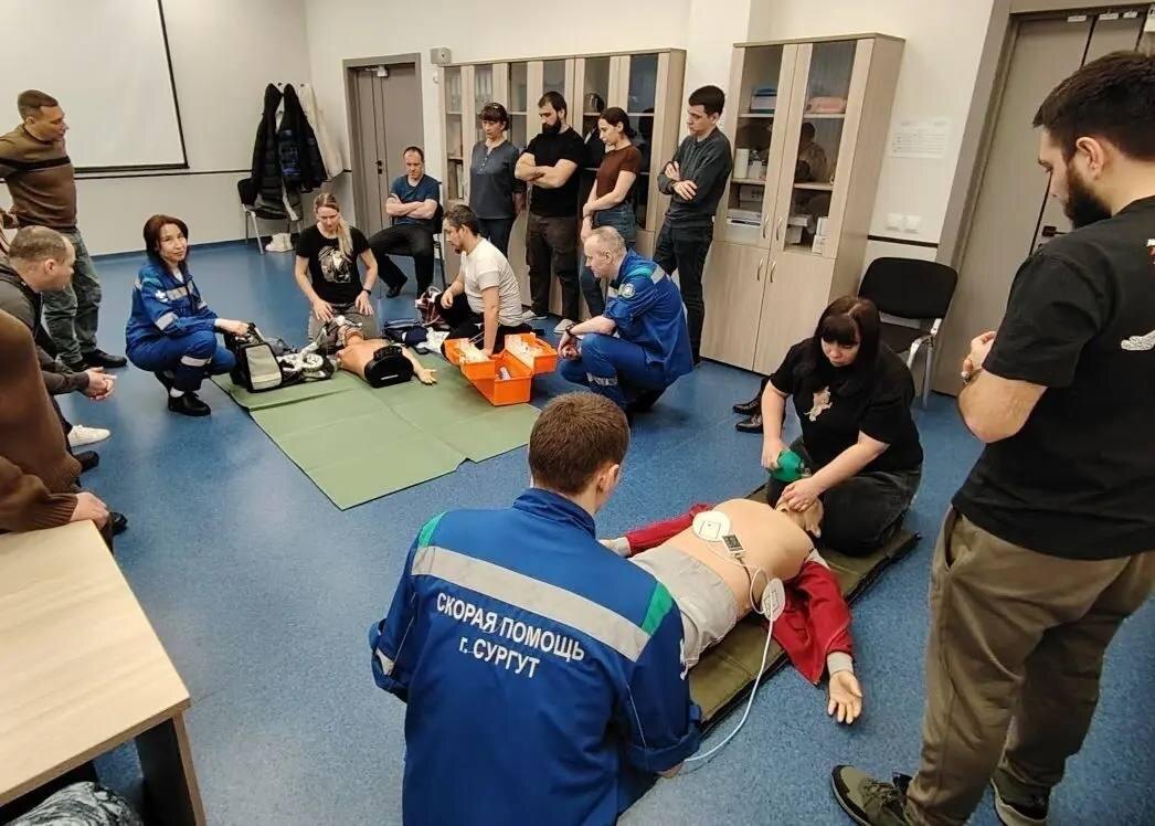    В Югре 838 наставников помогают молодым врачам и фельдшерам влиться в профессию