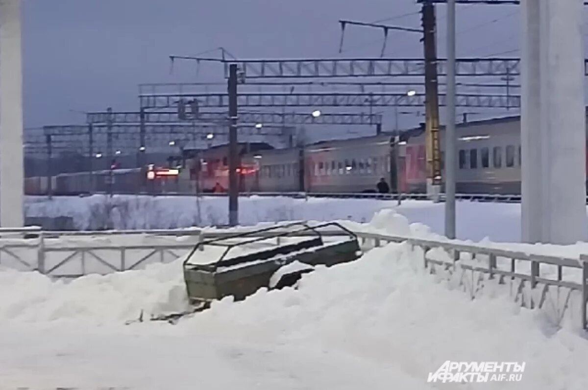    Ещё три поезда пустили в обход из-за схода вагонов с рельсов под Пермью