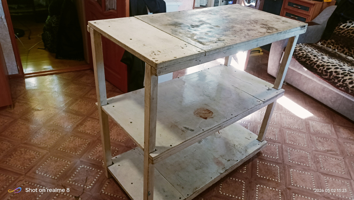 Занесли  с мужем стеллаж 