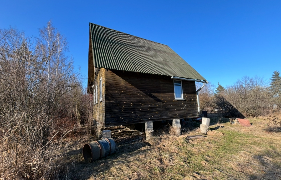 Дом на блоках после зимы 