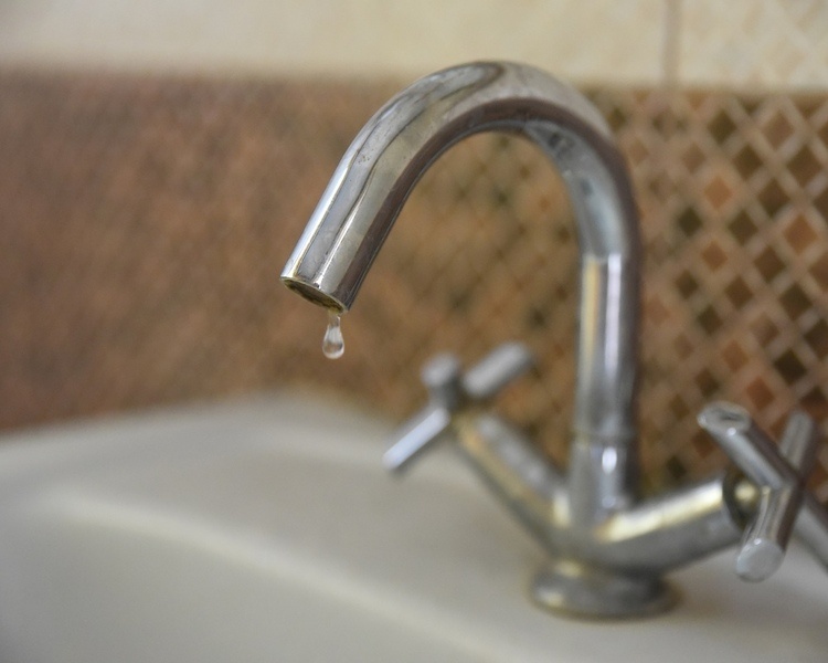     Курск, Железногорск и Горшечное лидируют по жалобам на ЖКХ