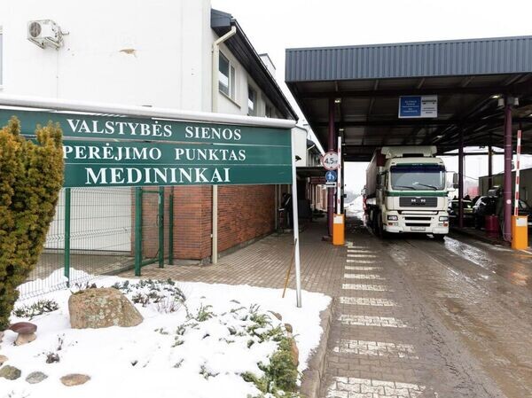 Очередь из фур на въезд в Литву и Польшу за выходные увеличилась вчетверо