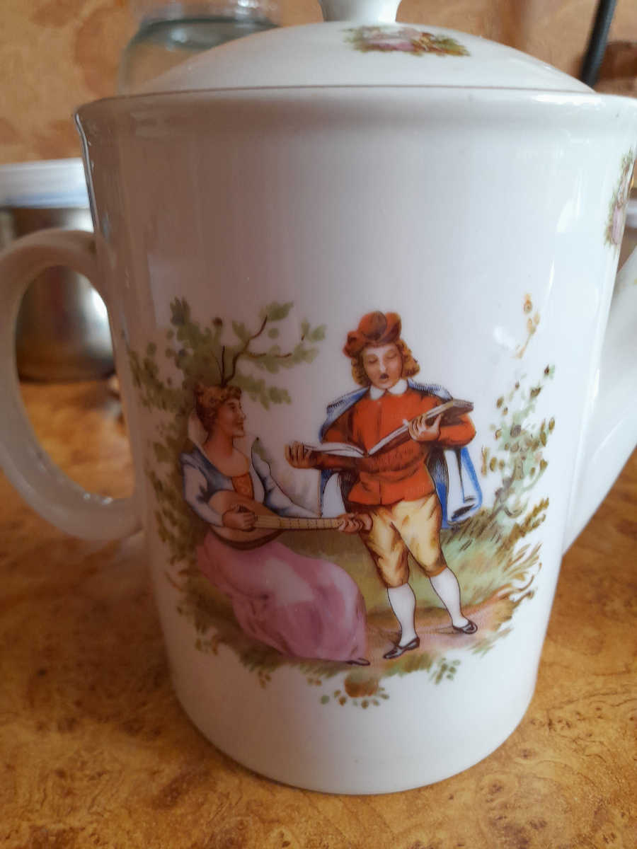 Заварочный чайник из сервиза