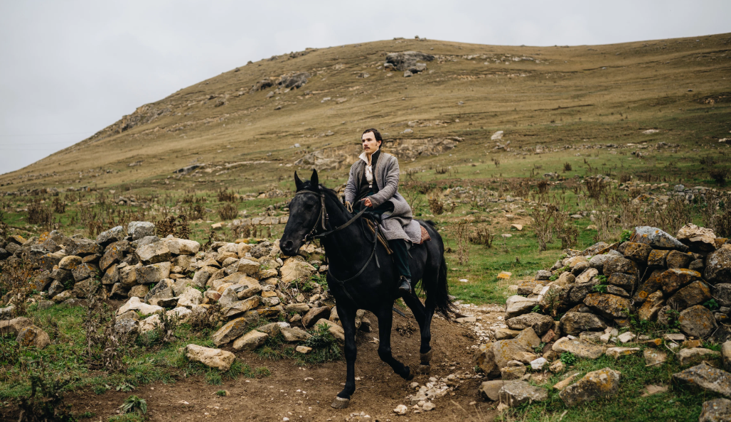 Кадр из фильма "Лермонтов", реж.Б.Бакурадзе, 2025. Фото: Кинопоиск