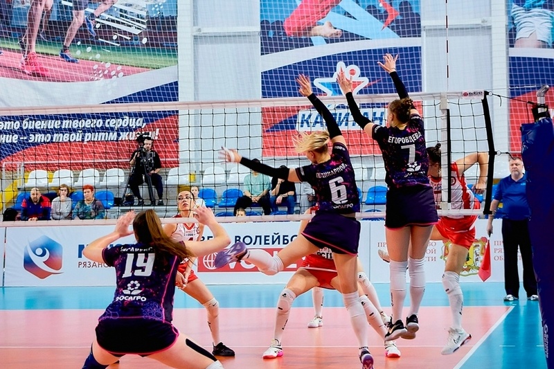   В десятом туре чемпионата России в высшей лиге "А" череповецкие волейболистки встречались с командами "Рязань-РГУ" и "Муром"