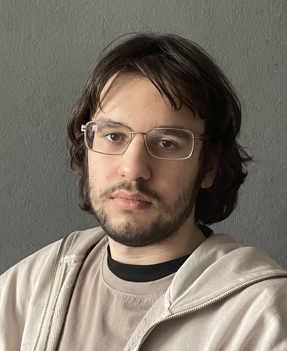 Артем Сафонов