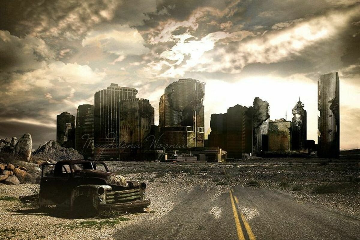 "Апокалипсис - как много о нём было сказано, как много снято фильмов и написано книг...

Но...

Всё было иначе..."