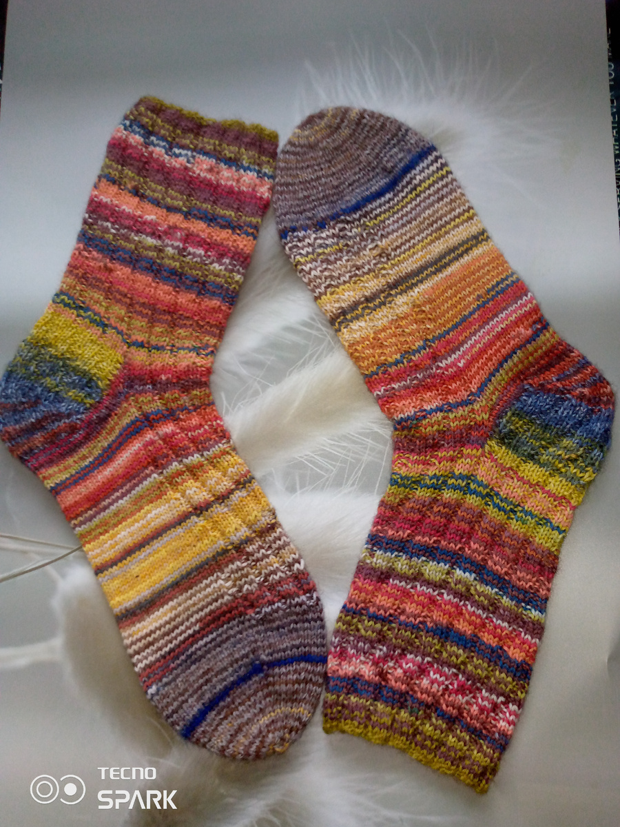 Носки из остатков носочной пряжи.