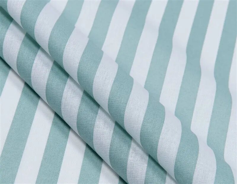 Бязь. Матовая, плотная, слегка шероховатая на ощупь, отлично пропускает воздух, с высокой износостойкостью