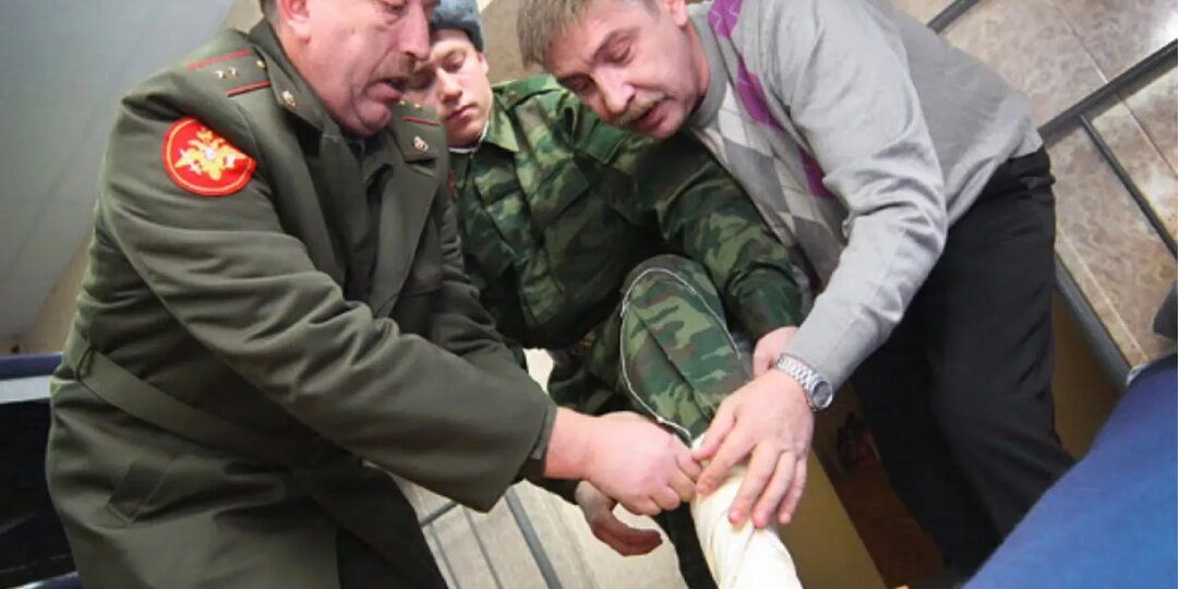 Прапорщики, портянки и полковничьи дырки...