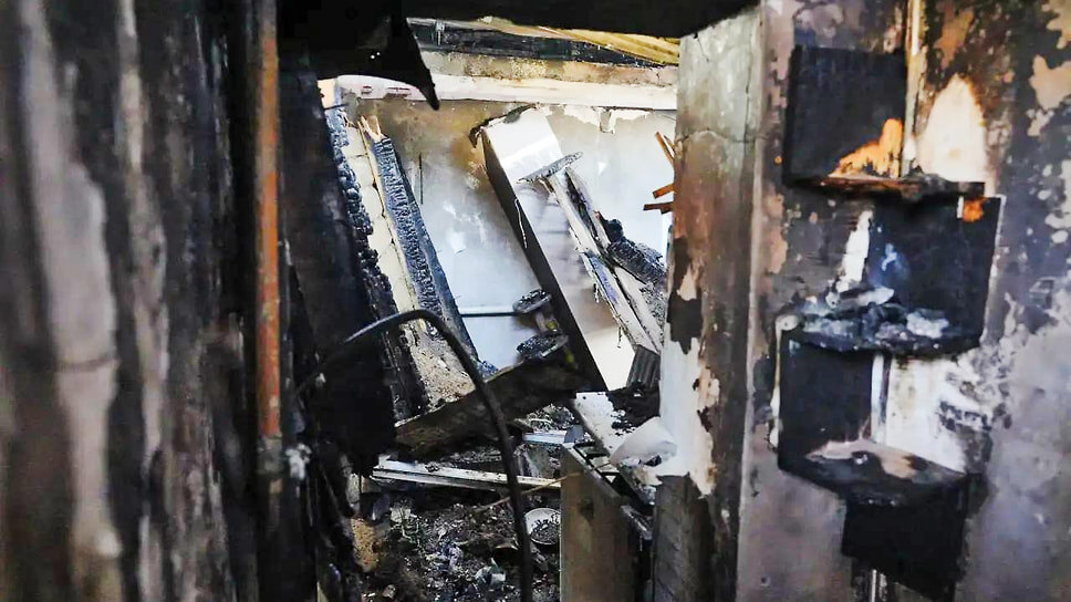 По предварительным данным главы Новороссийска, в результате атаки повреждения получили восемь многоквартирных домов, девять частных домовладений и три детских сада.📷Фото: max.ru / kravchenko_glava_nvrsk