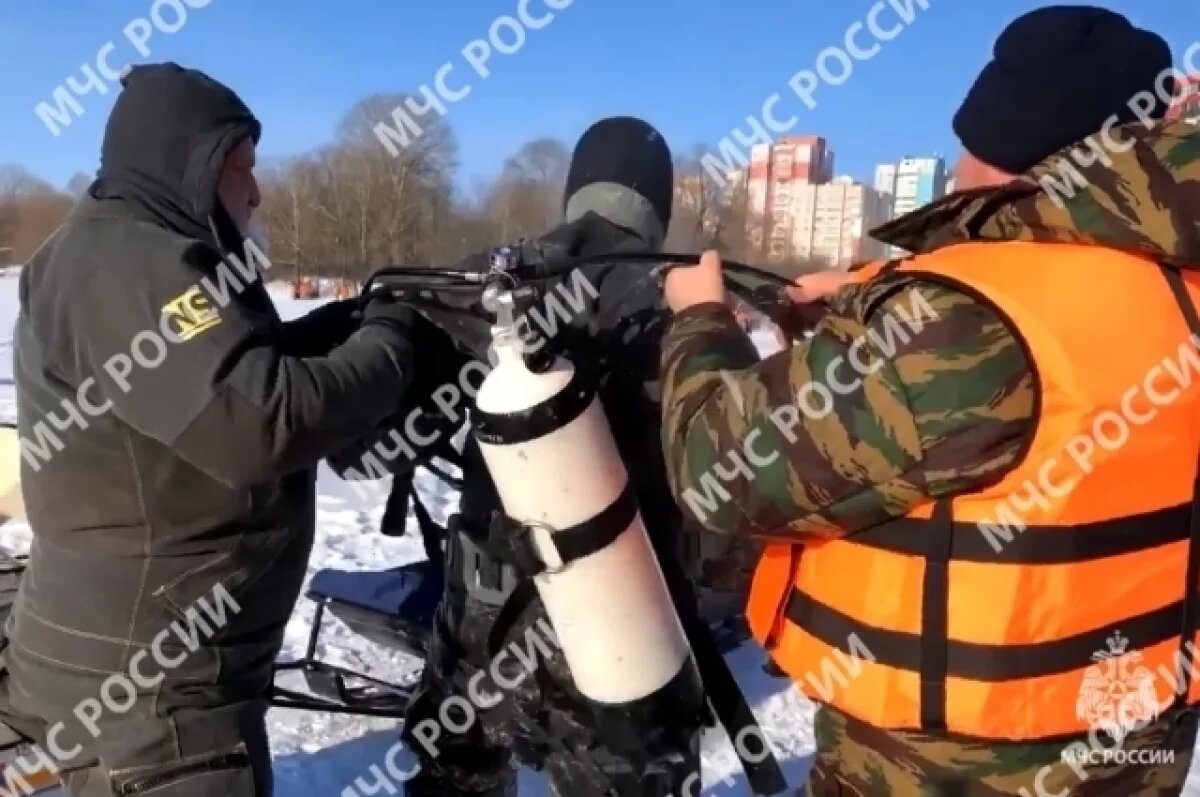    МЧС изменило формат поисков провалившегося под лед Десны в Брянске мальчика