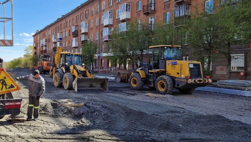    Сколько средств ежегодно направляют на ремонт дорог в Ростове?   1MI