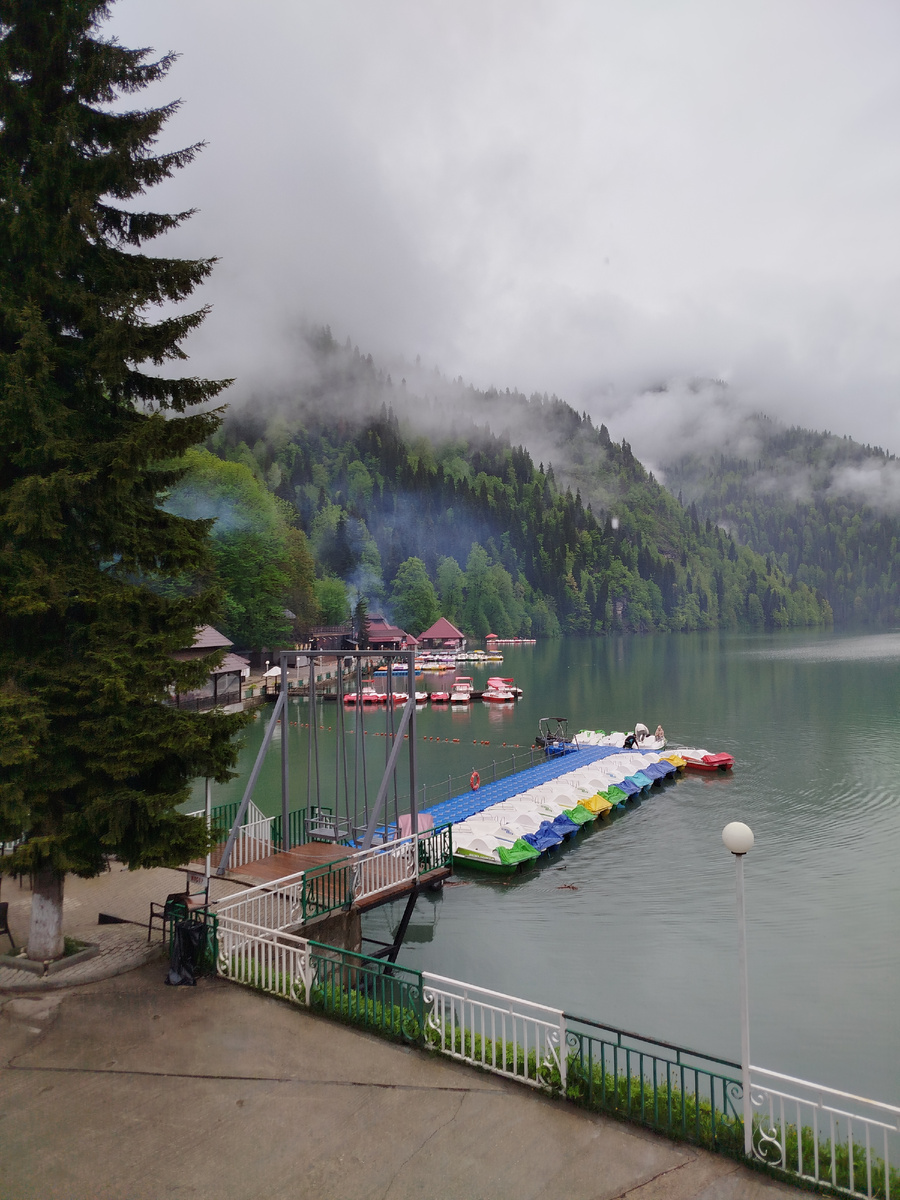 Озеро Рица. Фото автора.