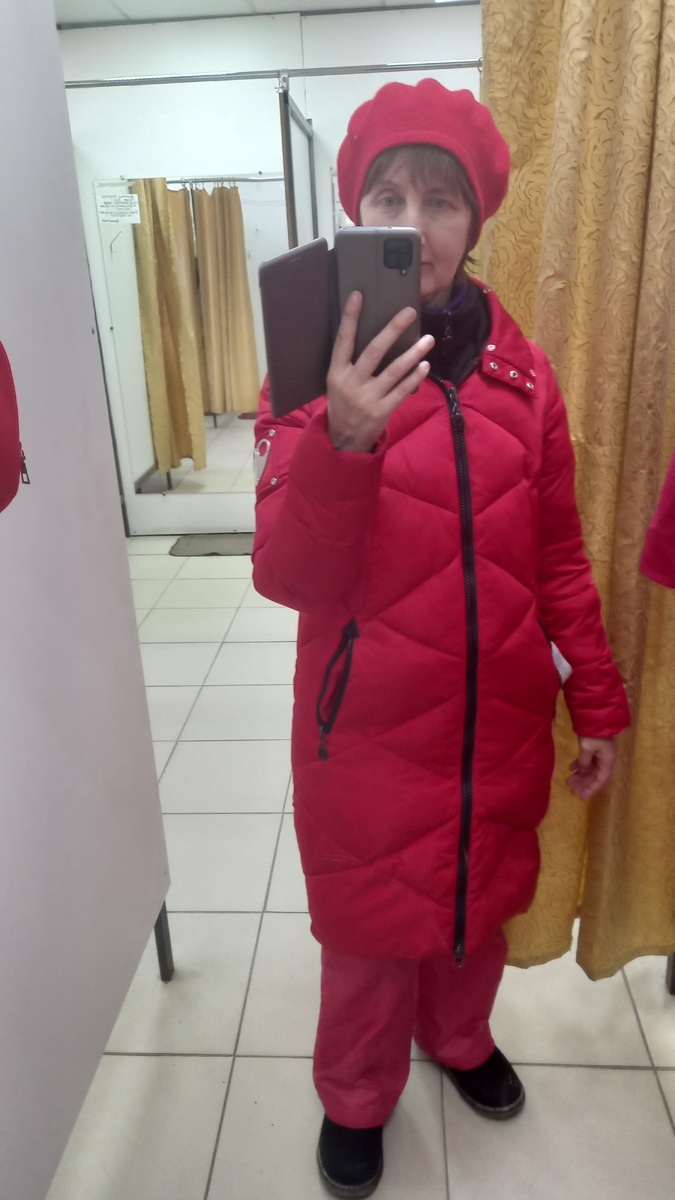 В таком виде гуляю, все из секонда, кроме обуви.