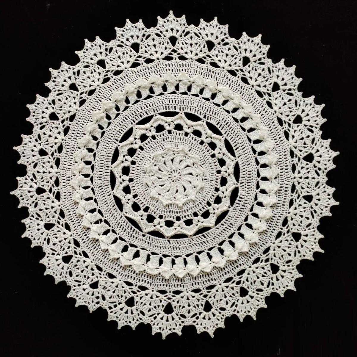 красивые рельефные салфетки крючком