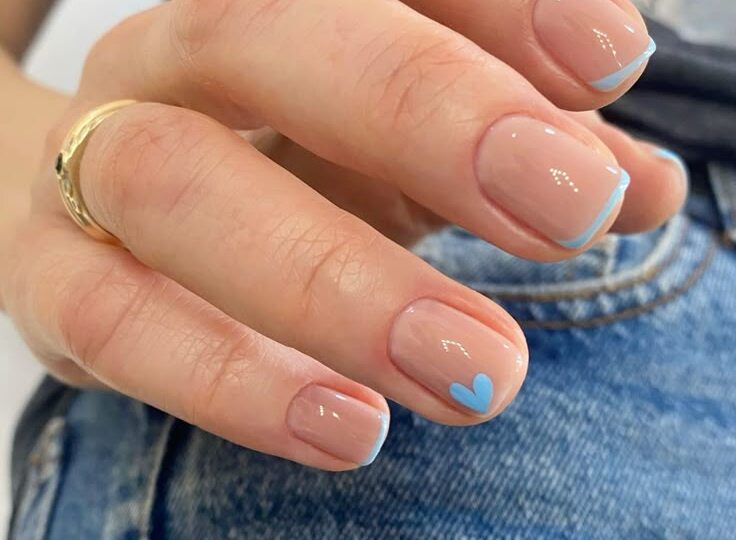 Микрофренч: маникюр, который не выходит из моды