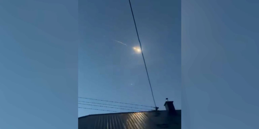 А у нас тут метеориты летают