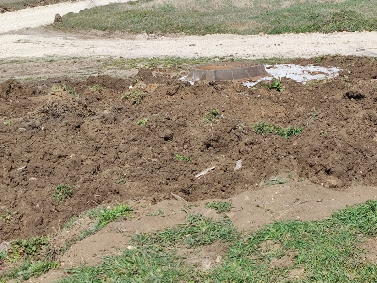 И красивый забор.