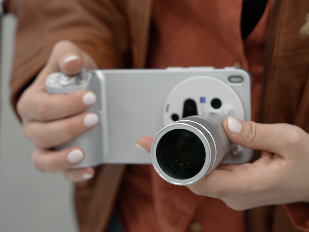    Фотофлагман vivo X300 Ultra показали до презентации