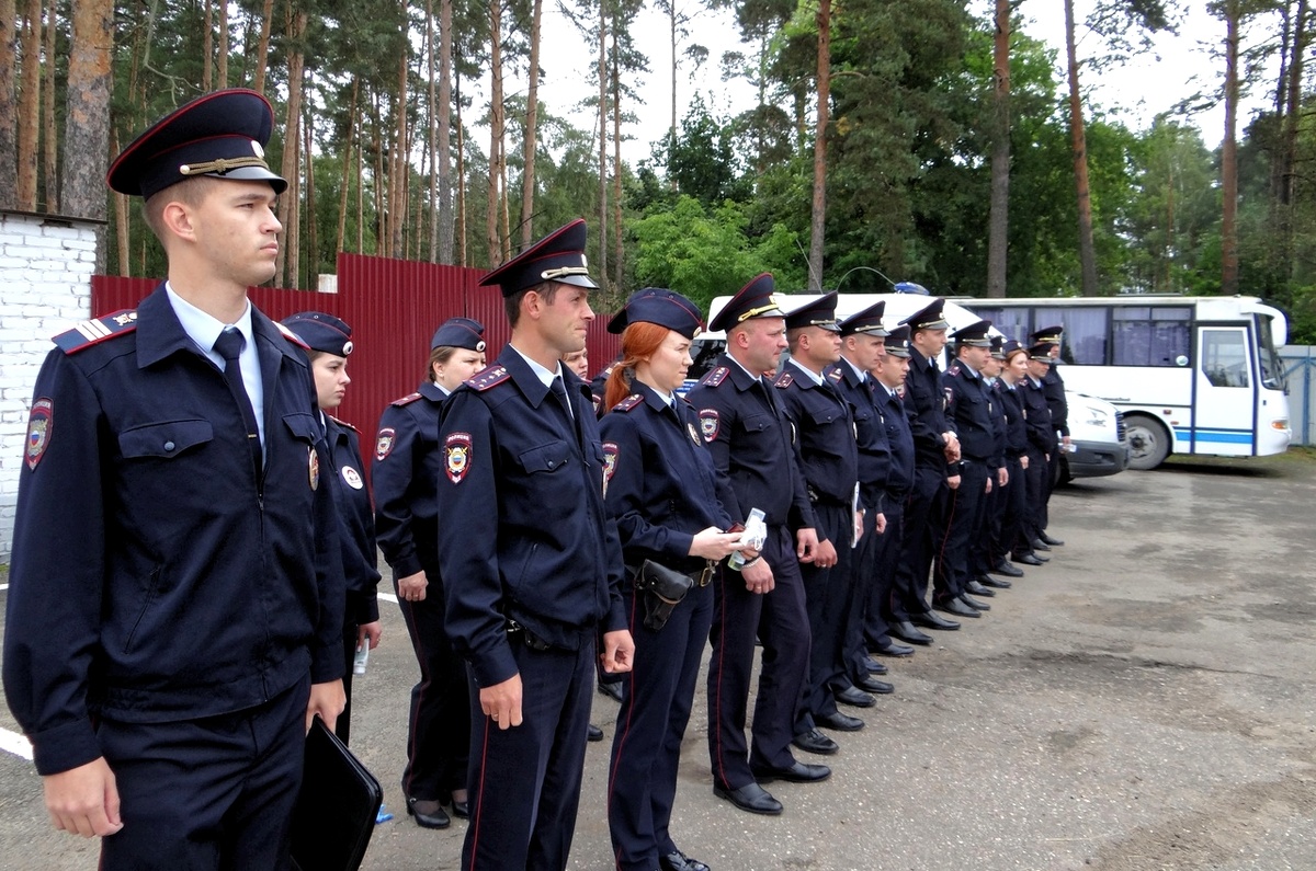 В едином строю правоохранителей сотрудники всех категорий и мастей. Фото из личного архива автора.