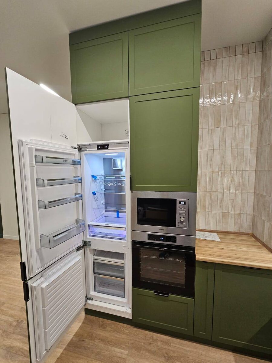 #кухняназаказ #изумруднаякухня #дизайнинтерьера #кухнямечты #мебельназаказ #эргономика #уютныйдом
#Бенедиктыч #ОФМЕ