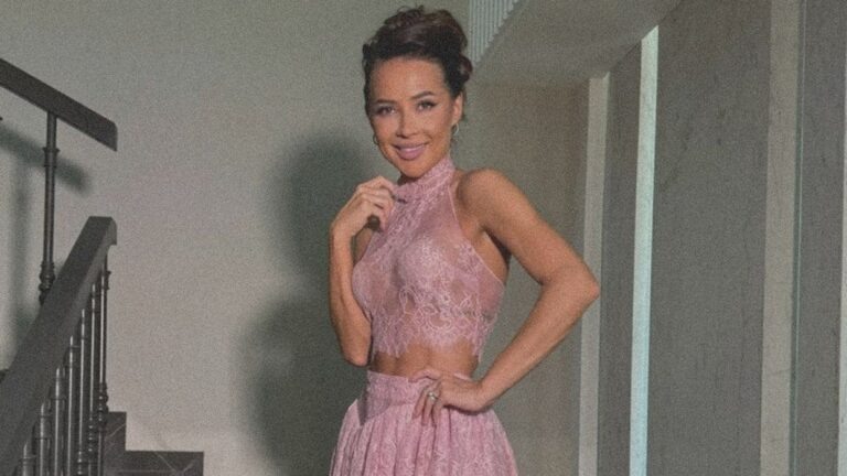    Иллюстрация к материалу: Рождение ребёнка: как это может повлиять на уголовное дело Валерии Чекалиной