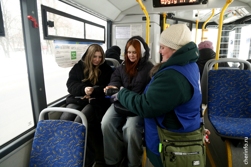    Акция "Честный проезд" проходила в автобусах автоколонны 1456 с 23 февраля по 1 марта. Контролерам помогали полицейские.