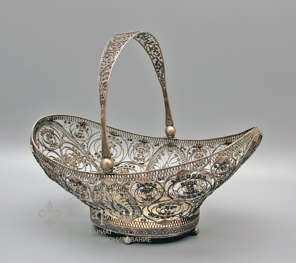 Антикварная ваза для фруктов, серебро 84 пробы, скань, Россия, 2-я пол. 19 в. Фото с нашего сайта dvaveka.ru