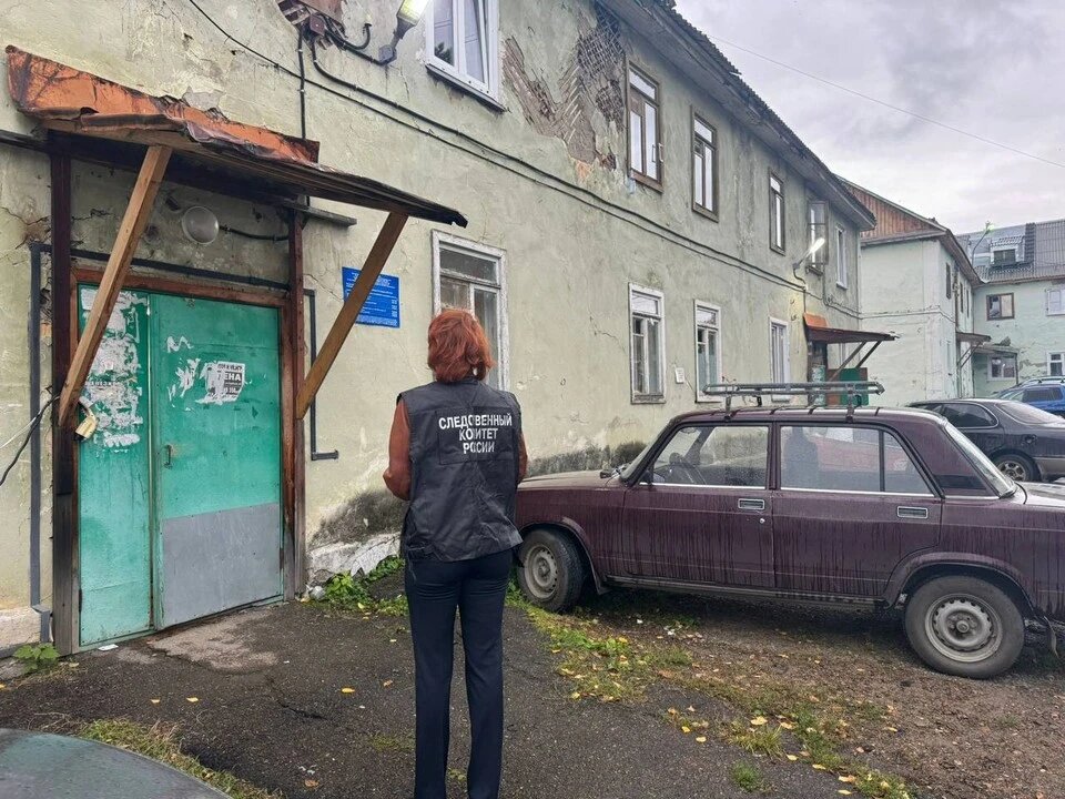 Семья жила в двухэтажном бараке. Фото: ГСУ СК России по Красноярскому краю и РХ