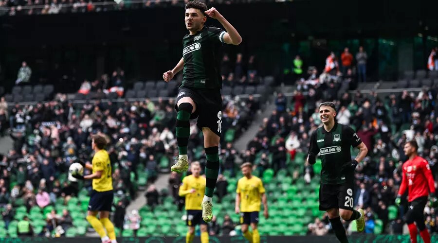     Эдуард Сперцян празднует забитый мяч в матче против «Ростова», 28 февраля 2026 года Фото пресс-службы ФК «Краснодар»