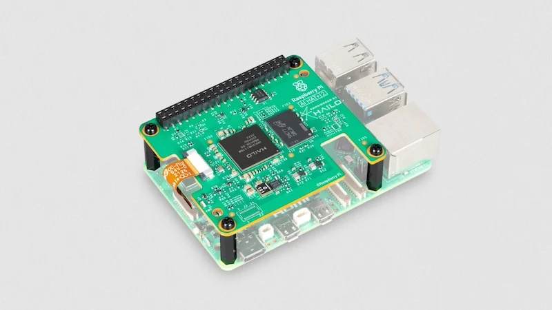 Raspberry Pi AI HAT +2 оснащен 8 ГБ выделенной встроенной оперативной памяти, что позволяет работать с гораздо более крупными моделями, чем раньше. Предоставлено компанией Raspberry Pi.