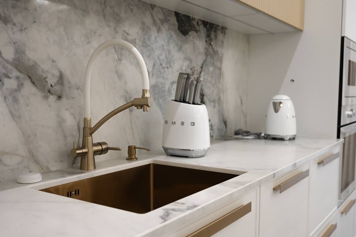 #кухняназаказ #кухнясостровом #дизайнинтерьера #роскошнаякухня #современныйдом #мебельпремиум #интерьермечты
#Бенедиктыч #ОФМЕ