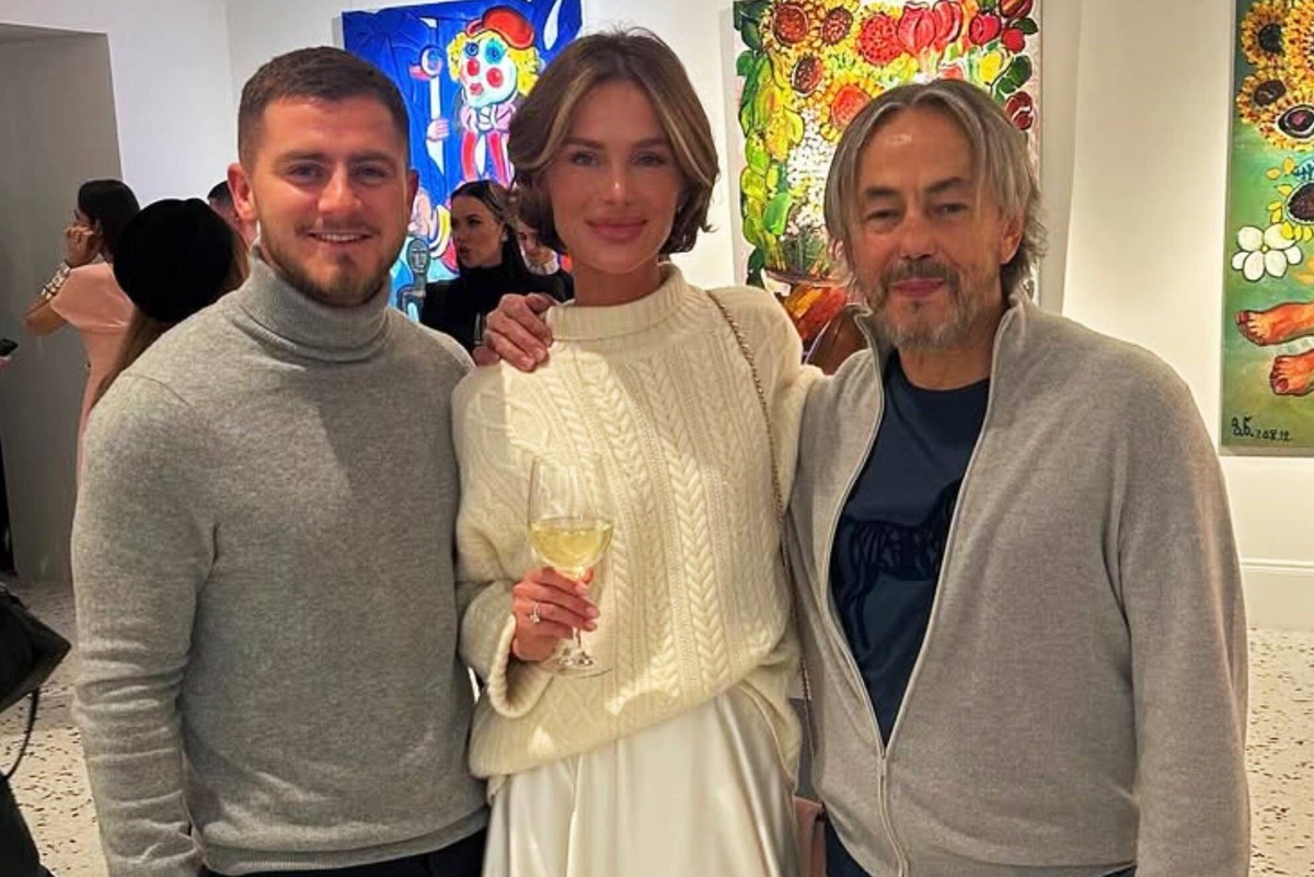     «Мы глубоко потрясены случившимся»: Алекса и ее муж после самоубийства Умара Джабраилова показали видео с извинениями