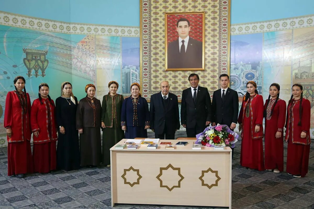    Цветокоррекция оригинального изображения была произведена с использованием ИИ "Ниязов 2.0"