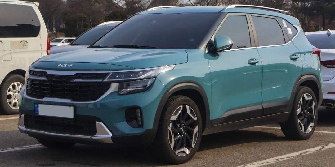 В Россию вернулся дешевый и надежный кроссовер Kia, который стоит дешевле Tenet и KGM