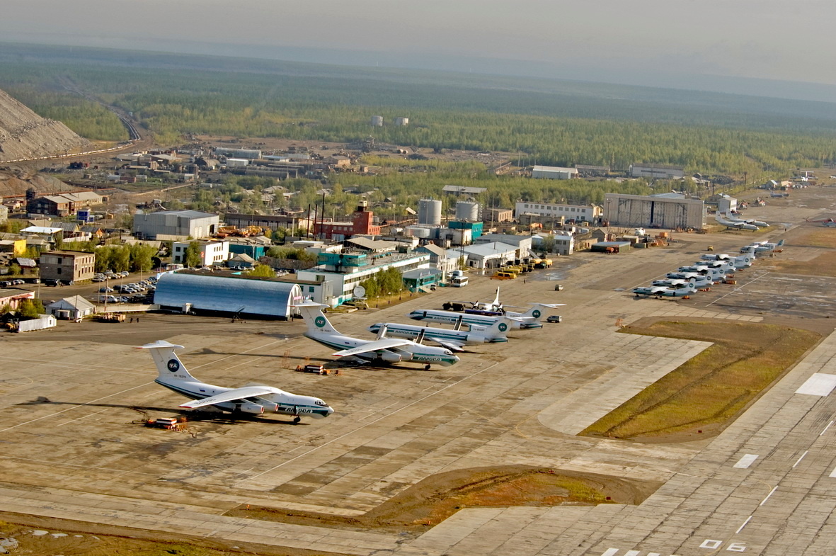 Аэропорт в Мирном