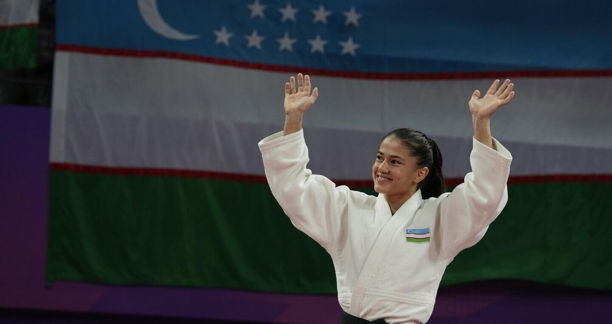    «За что я не люблю зиму — зимой у меня не было целых кроссовок, для бега я наматывала на ноги целлофановые пакеты, потому что кроме спорта ничего не могло изменить мою жизнь. Спорт дал мне силы, чтобы изменить свою жизнь» - Диёра Келдиёрова.