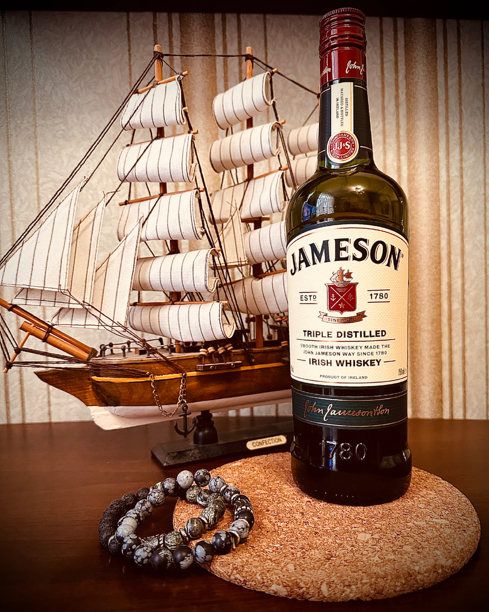 Купил я его по акции за 1139 рублей в известной сети (объём 750 мл) 