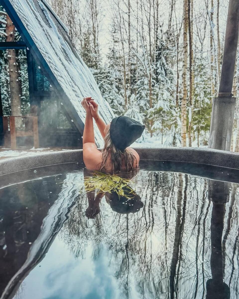 Горячая купель возле домика "Под кронами"