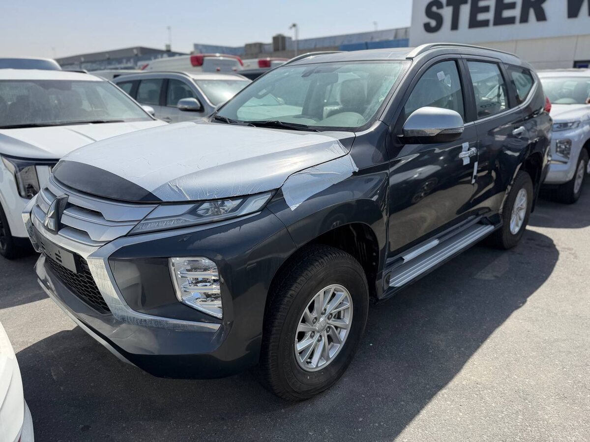 1. Mitsubishi Pajero Sport 
2023 год, НОВЫЙ 
