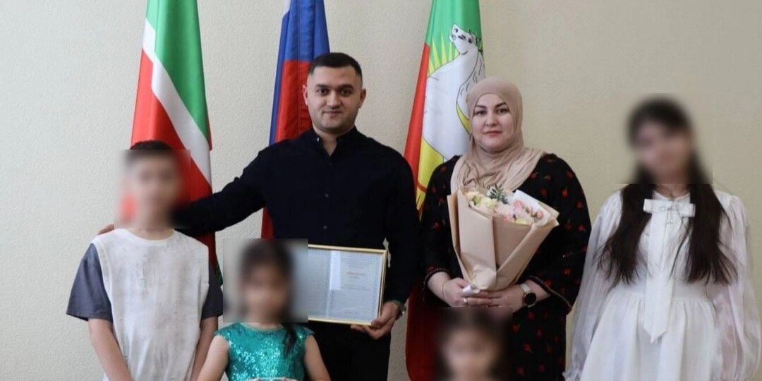 В Татарстане власти снова вручили жилищный сертификат новым гражданам России