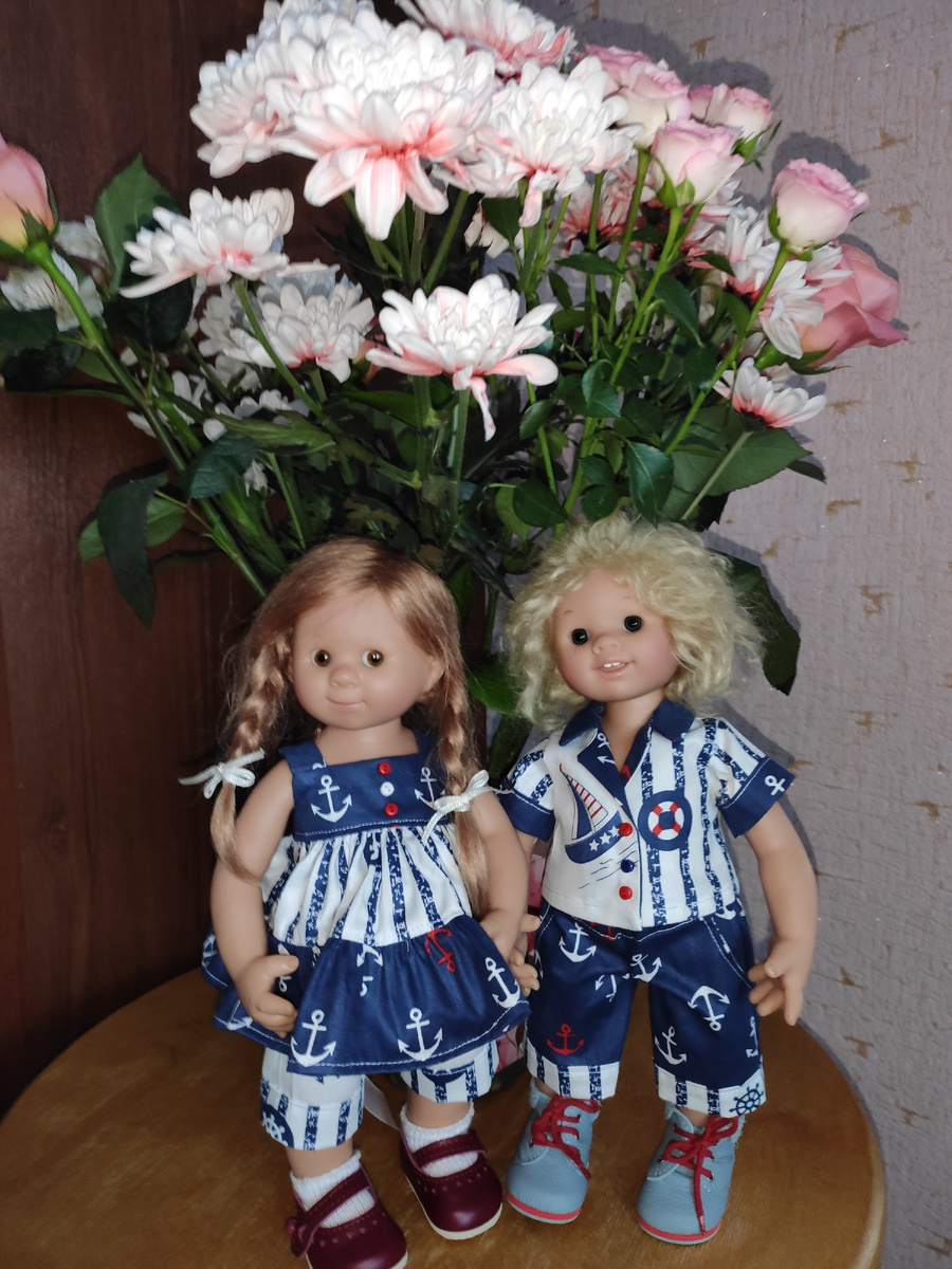 Мона и Ванечка 